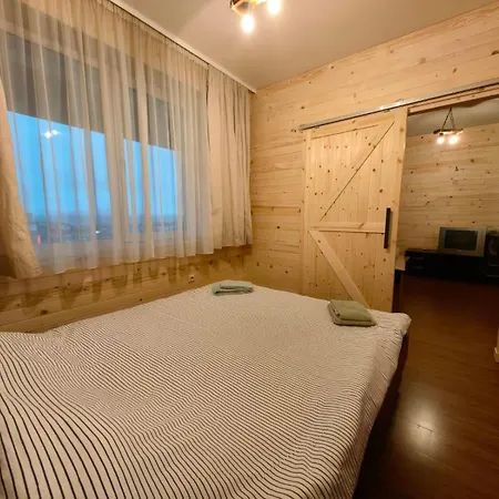 Royal Towers - 945 Apartment