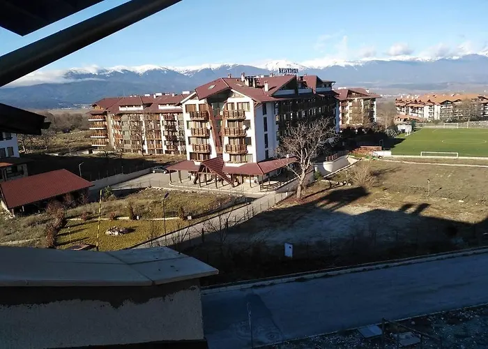 Royal Towers - 945 Apartment